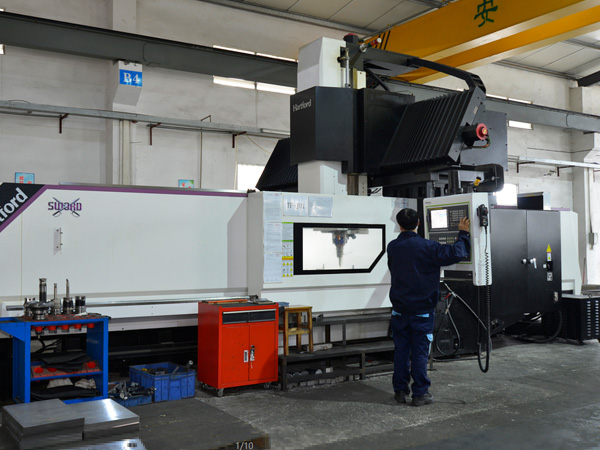 臺富機械加工設備-龍門加工中心